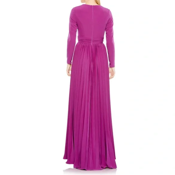MAC DUGGAL Olive Green Elegant V-Neck Long Sleeve Pleated Evening Gown - Reemoly
